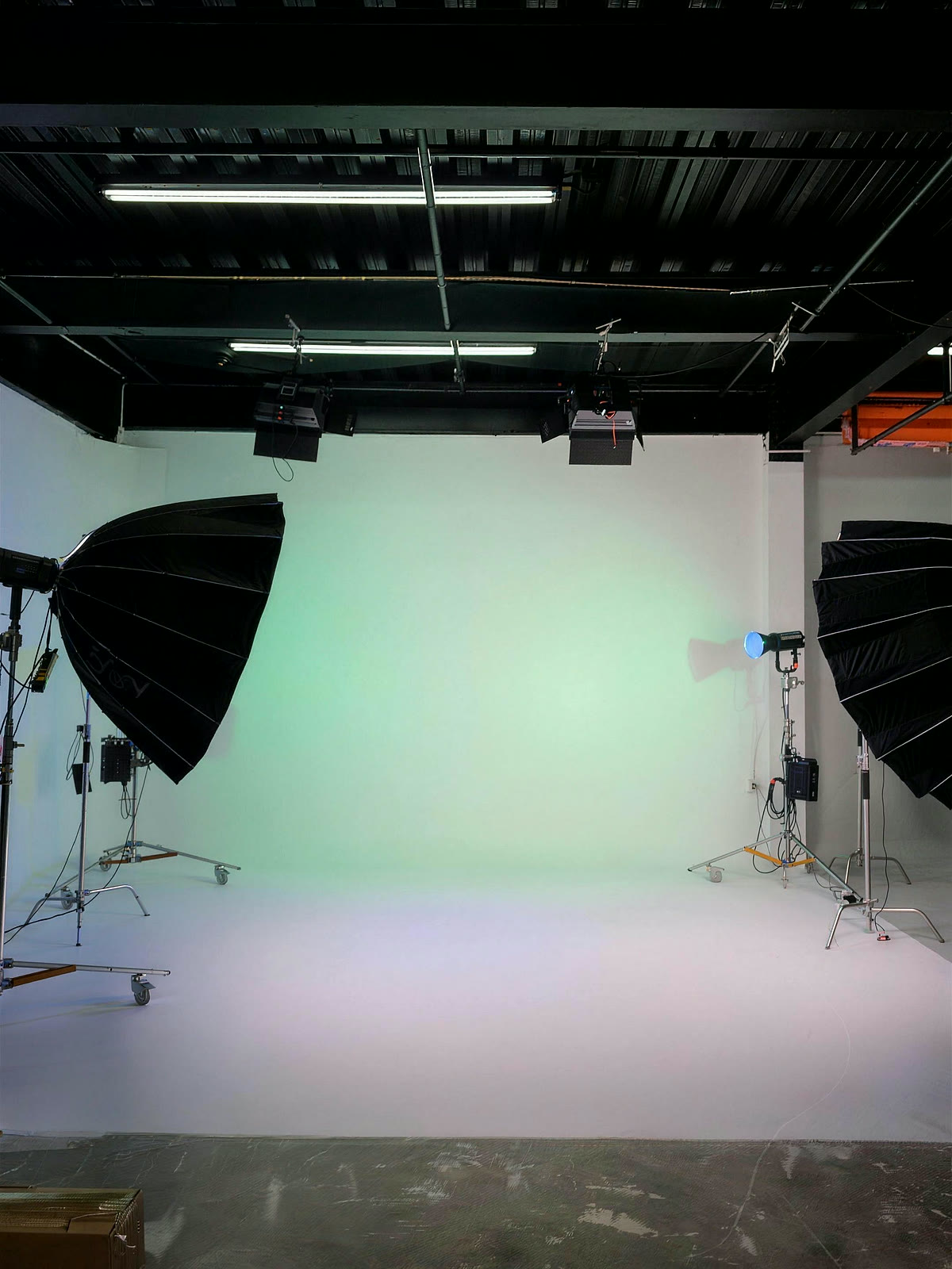 Infinity cyclorama wall