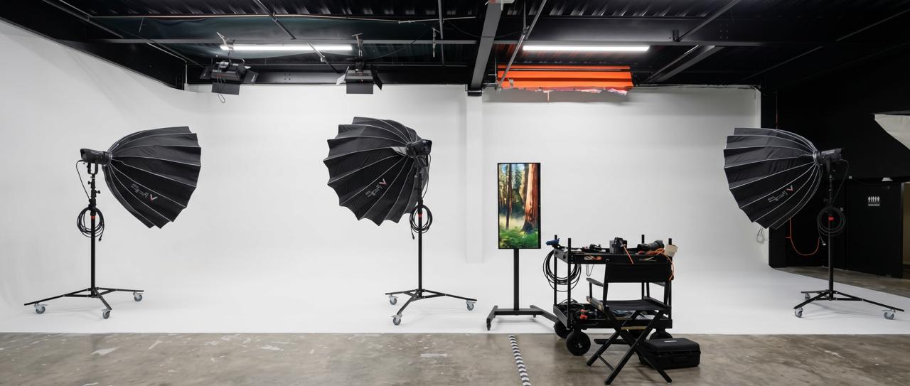 Cyc walls and lighting