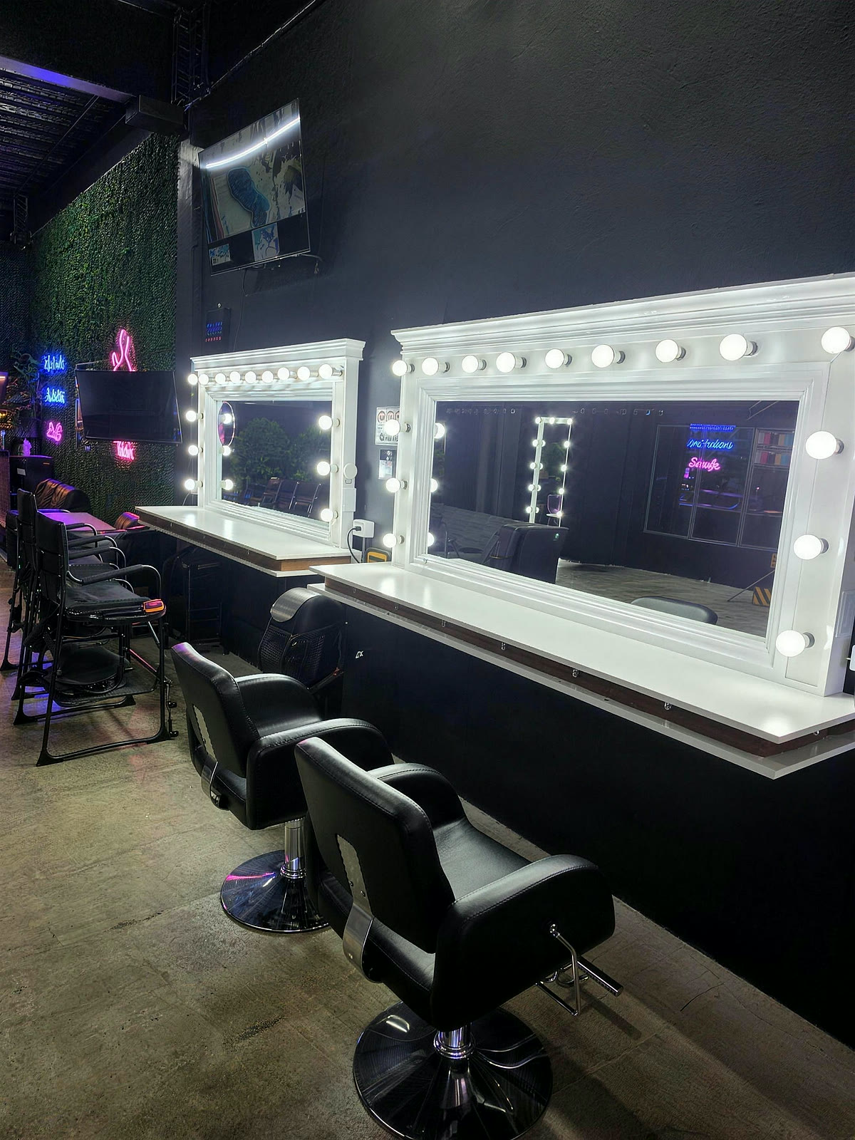 Makeup and hair station